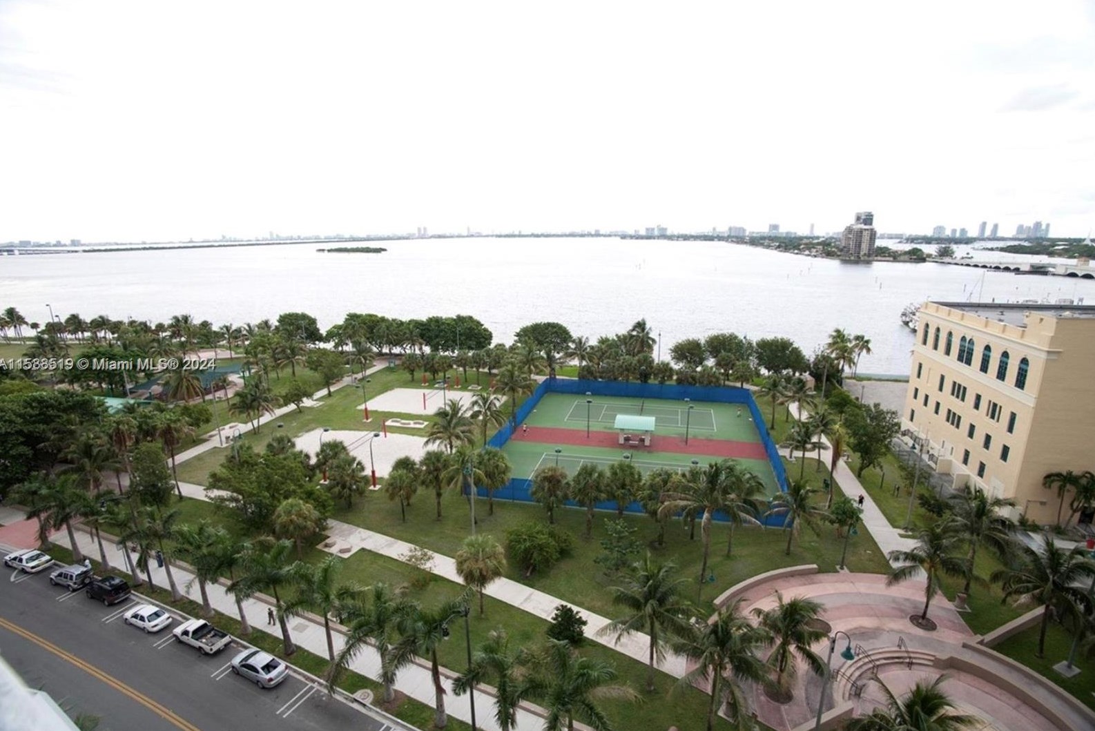 1750 Bayshore Dr, Miami FL 33132-3207 exterior