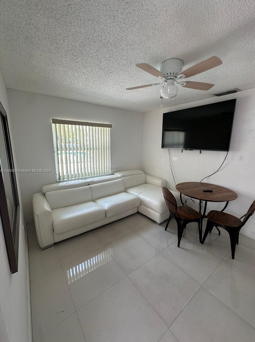 2322 Sw 106th Ct #b, Miami, FL 33165