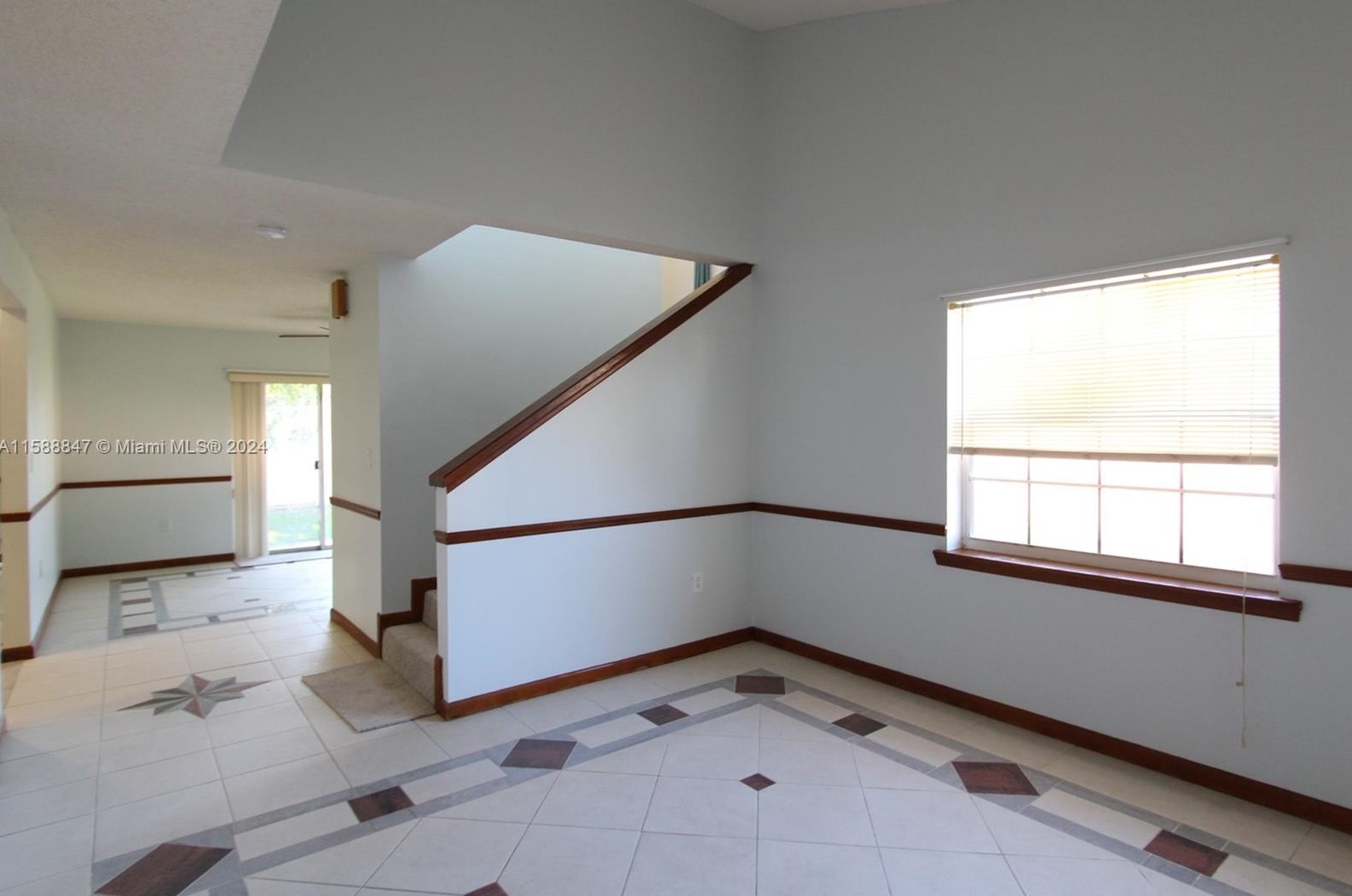 15420 143rd Ave, Miami, FL 33177-1051