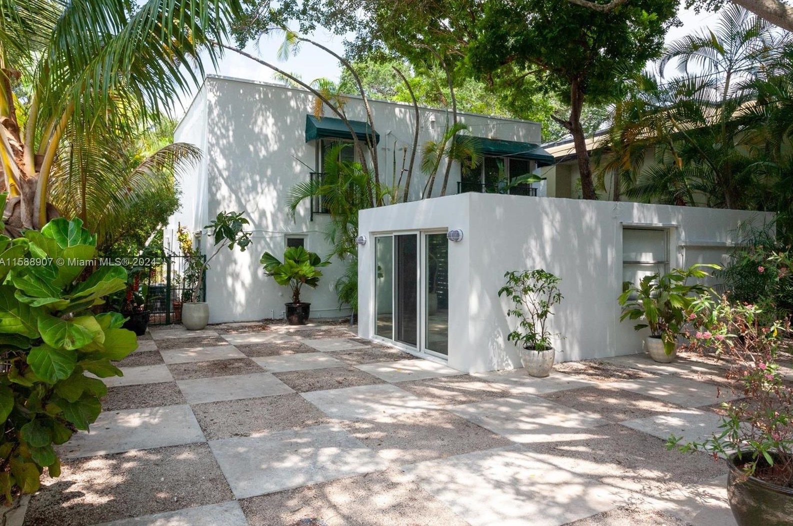 2848 Sw 22nd Ave, Miami, FL 33133
