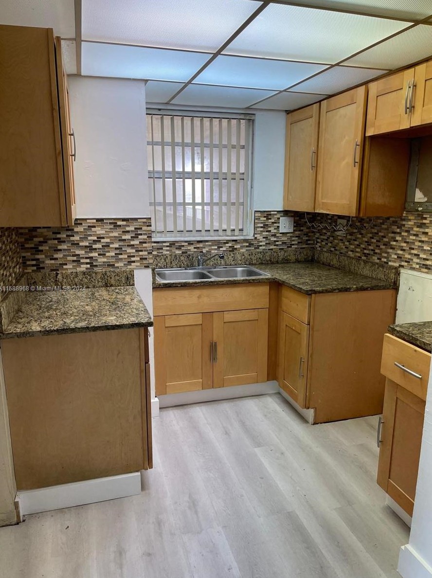 8870 Fontainebleau Blvd Apt 304, Miami, FL 33172