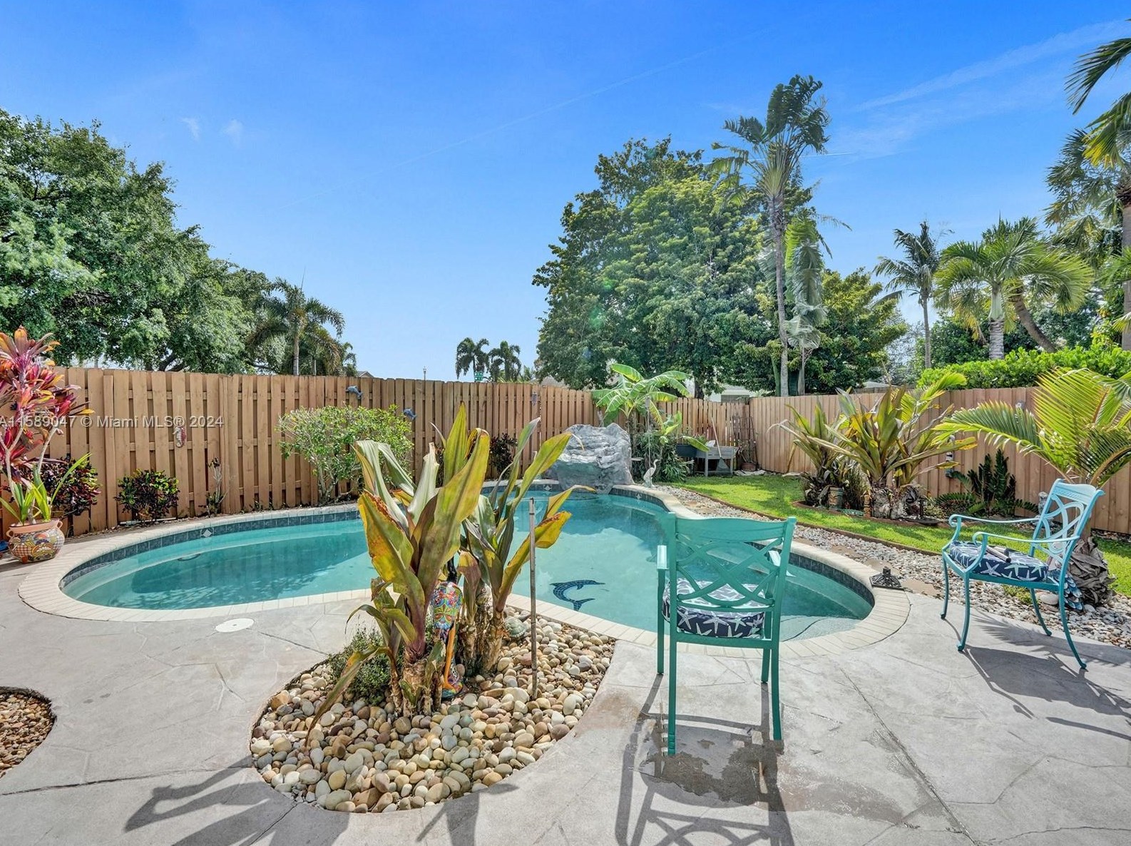 12111 15th St, Hollywood, FL 33026-2595