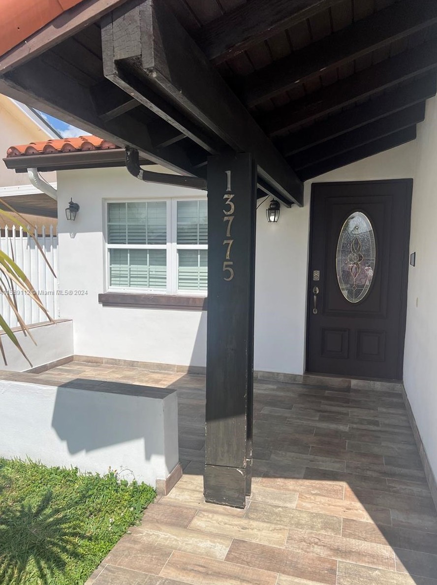 13775 23rd Ter, Miami, FL 33175-6381