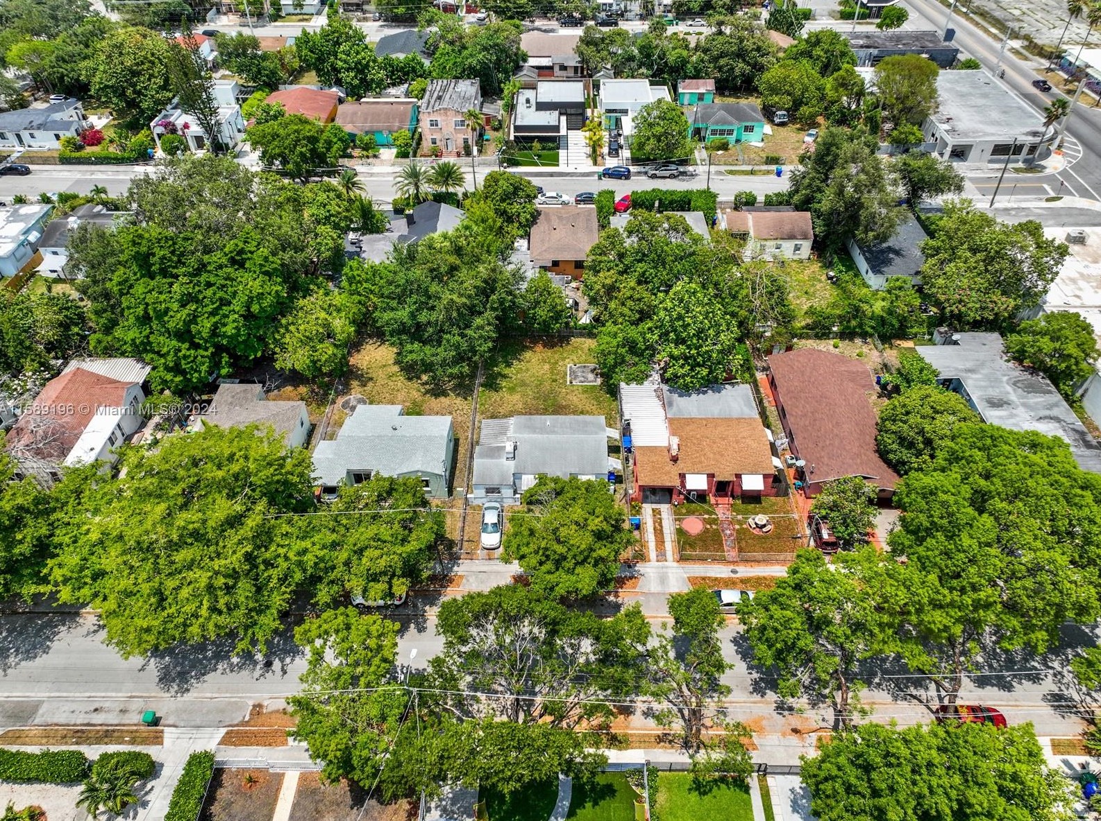 243 41 St, Miami FL 33127-2832 exterior