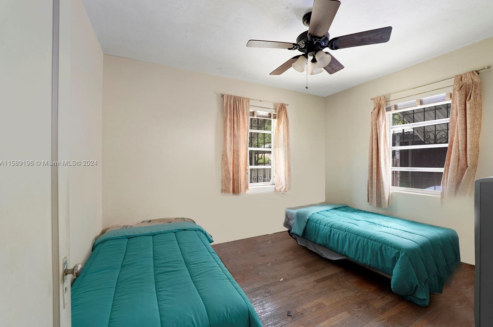 243 41 St, Miami FL 33127-2832 exterior