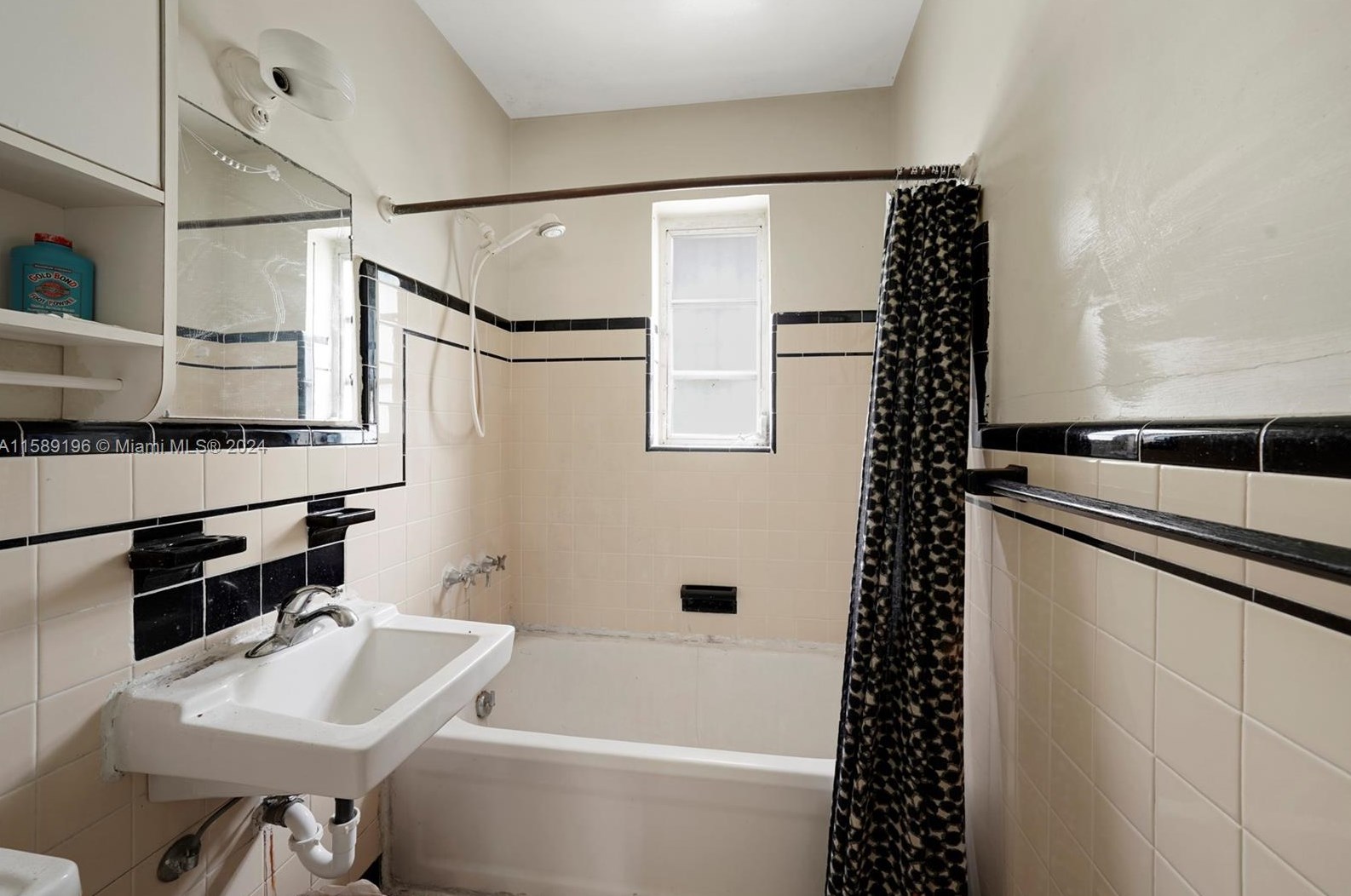 243 41 St, Miami FL 33127-2832 exterior