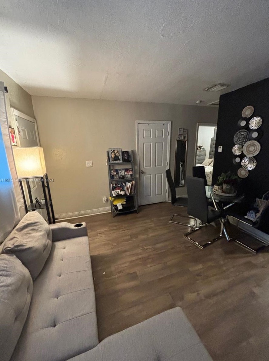 11750 212th St, Miami, FL 33177-5922