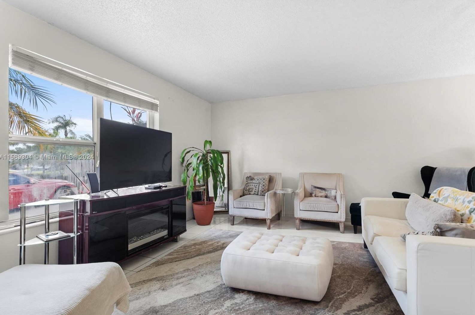 9762 222 St, Miami FL 33170-4639 exterior