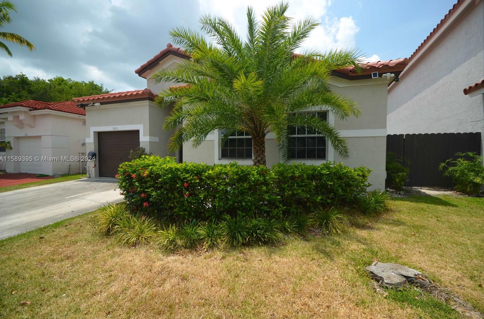 9205 215 Ter, Miami FL 33189-3814 exterior