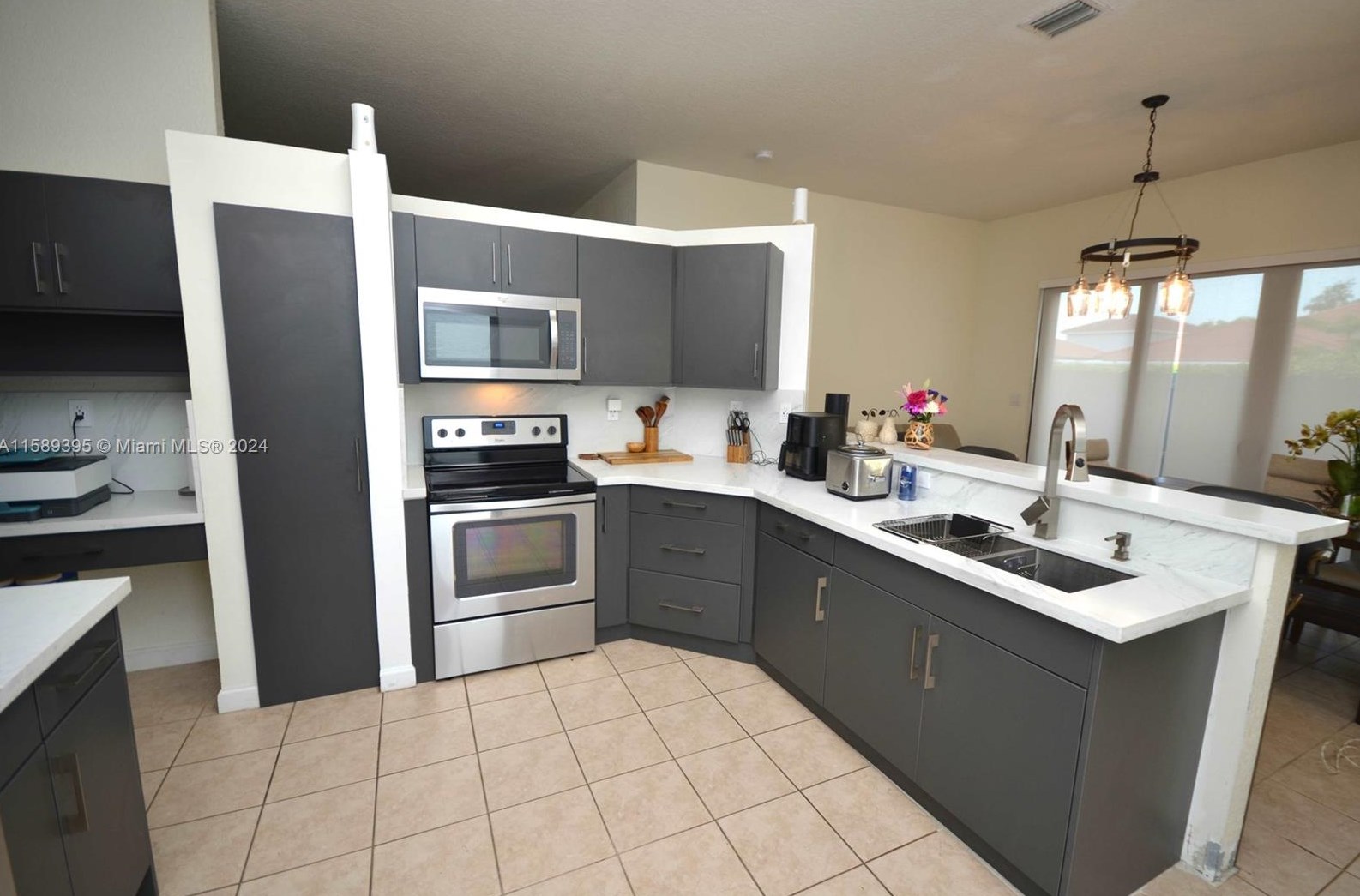 9205 215 Ter, Miami FL 33189-3814 exterior