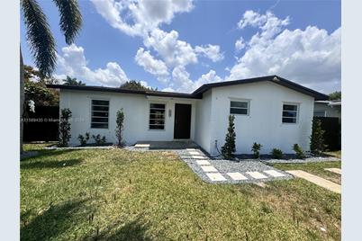 426 NW 7th Ave - Photo 1