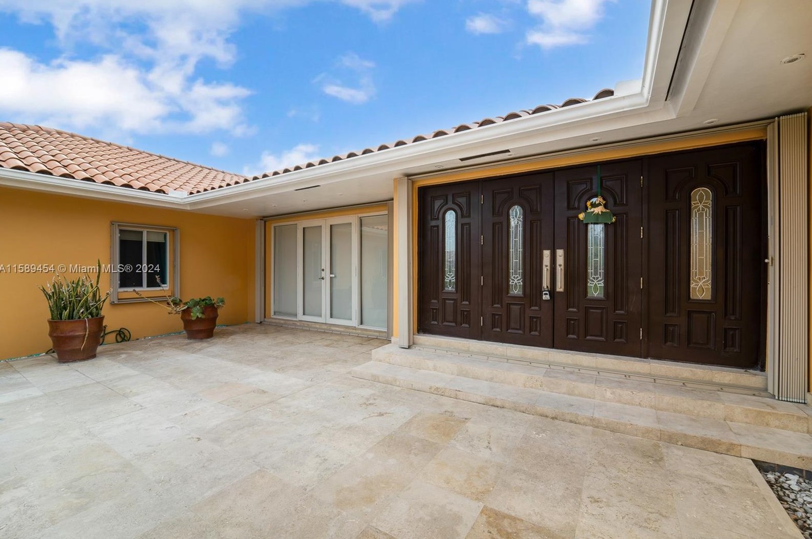 9901 Nw 130th St, Hialeah, FL 33018