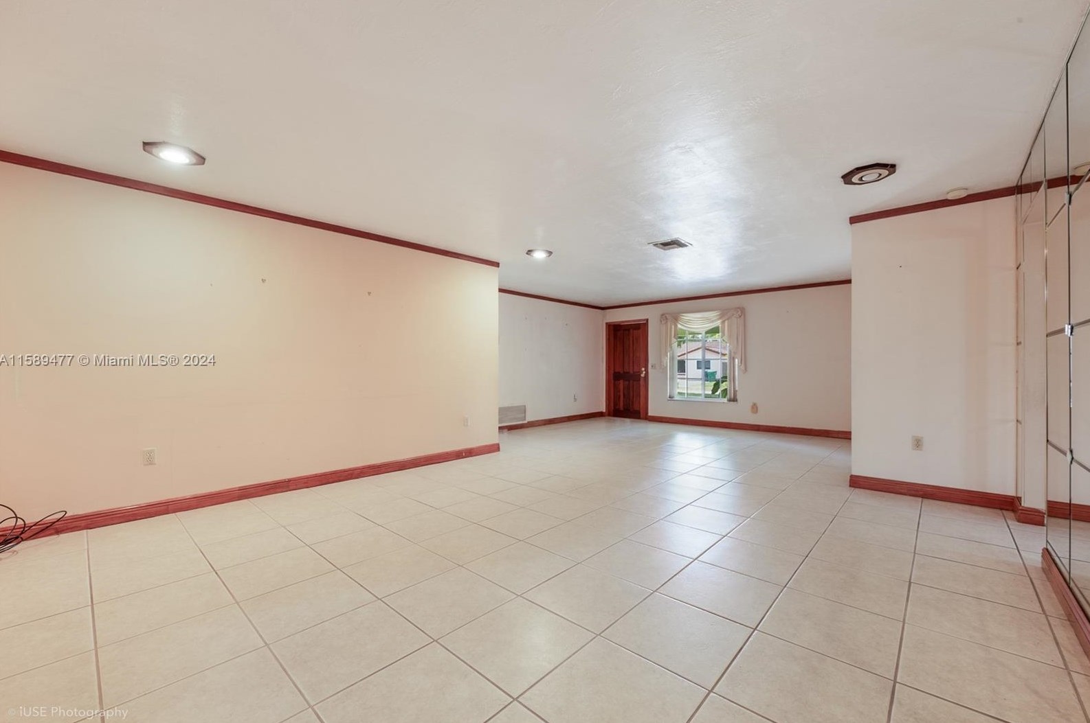 13267 43rd Ln, Miami, FL 33175-3938