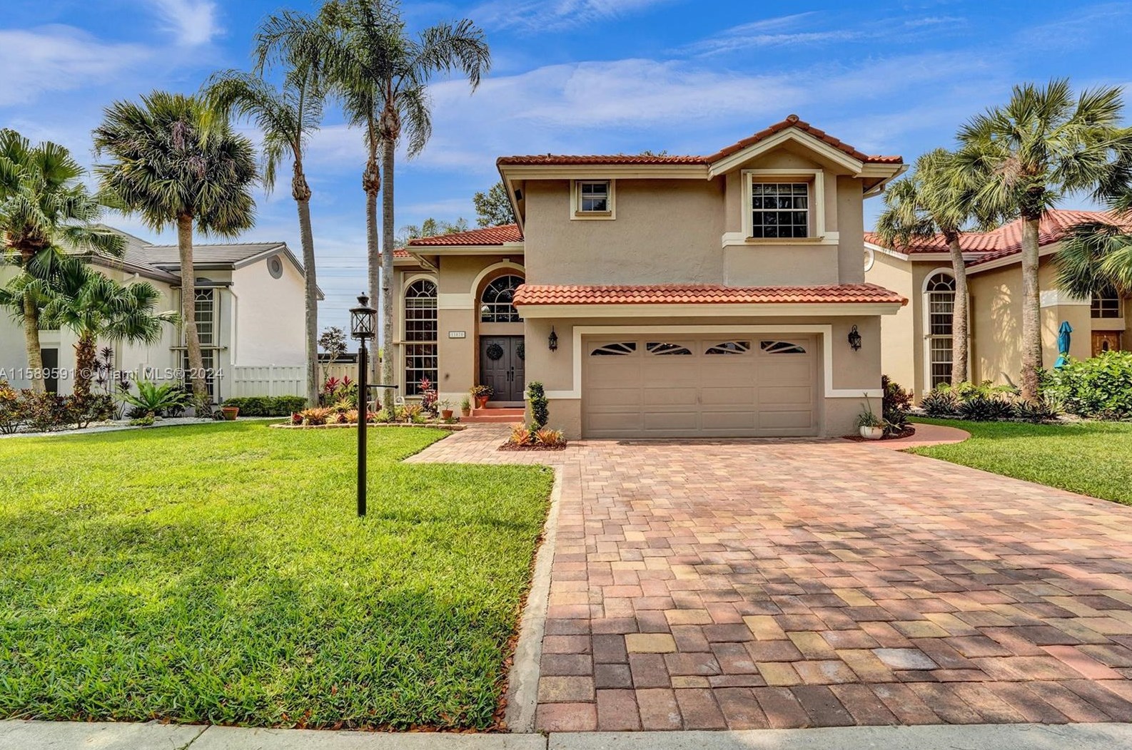 11070 Springfield Pl, Hollywood, FL 33026-4852