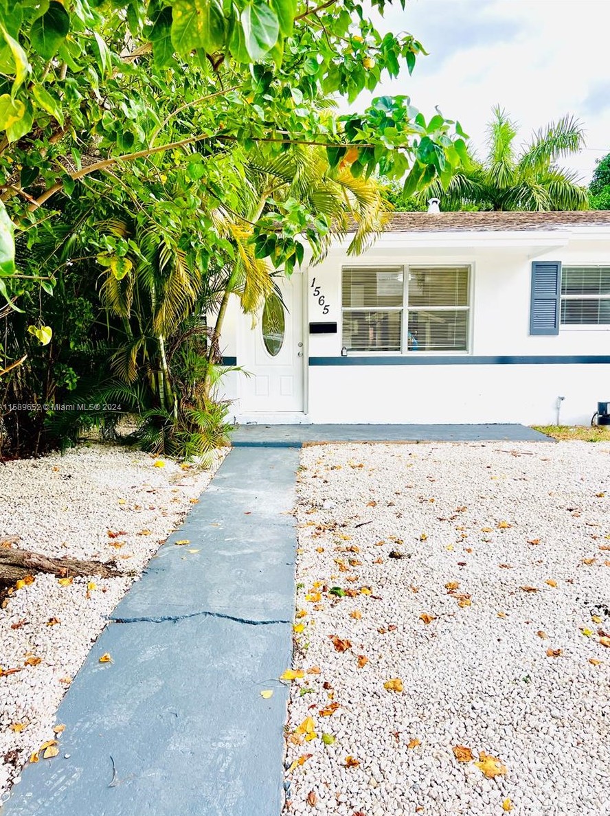 1565 152nd Ter, Miami, FL 33162-5968