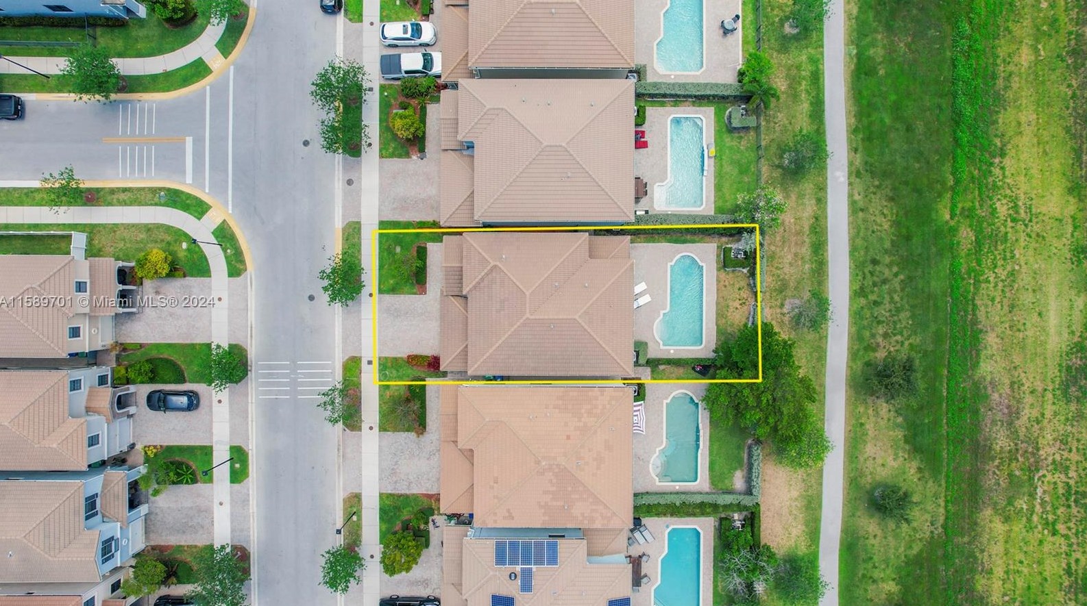 696 191st St, Miami FL  33179-3922 exterior