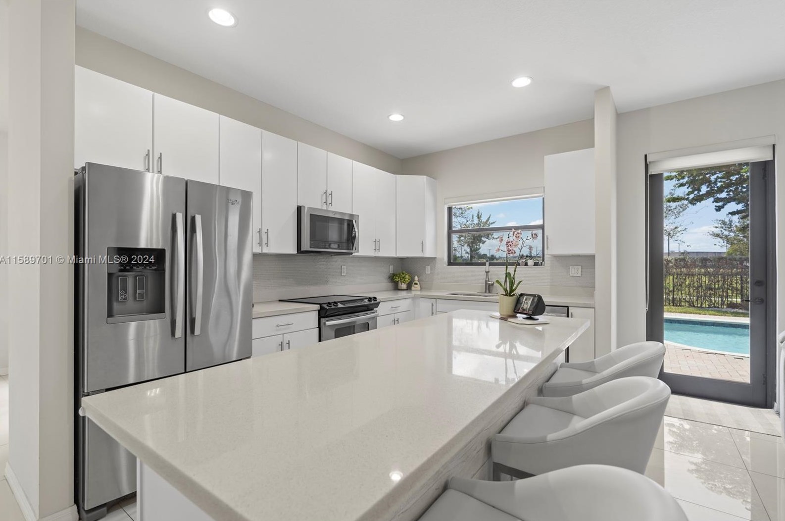 696 191st St, Miami FL  33179-3922 exterior