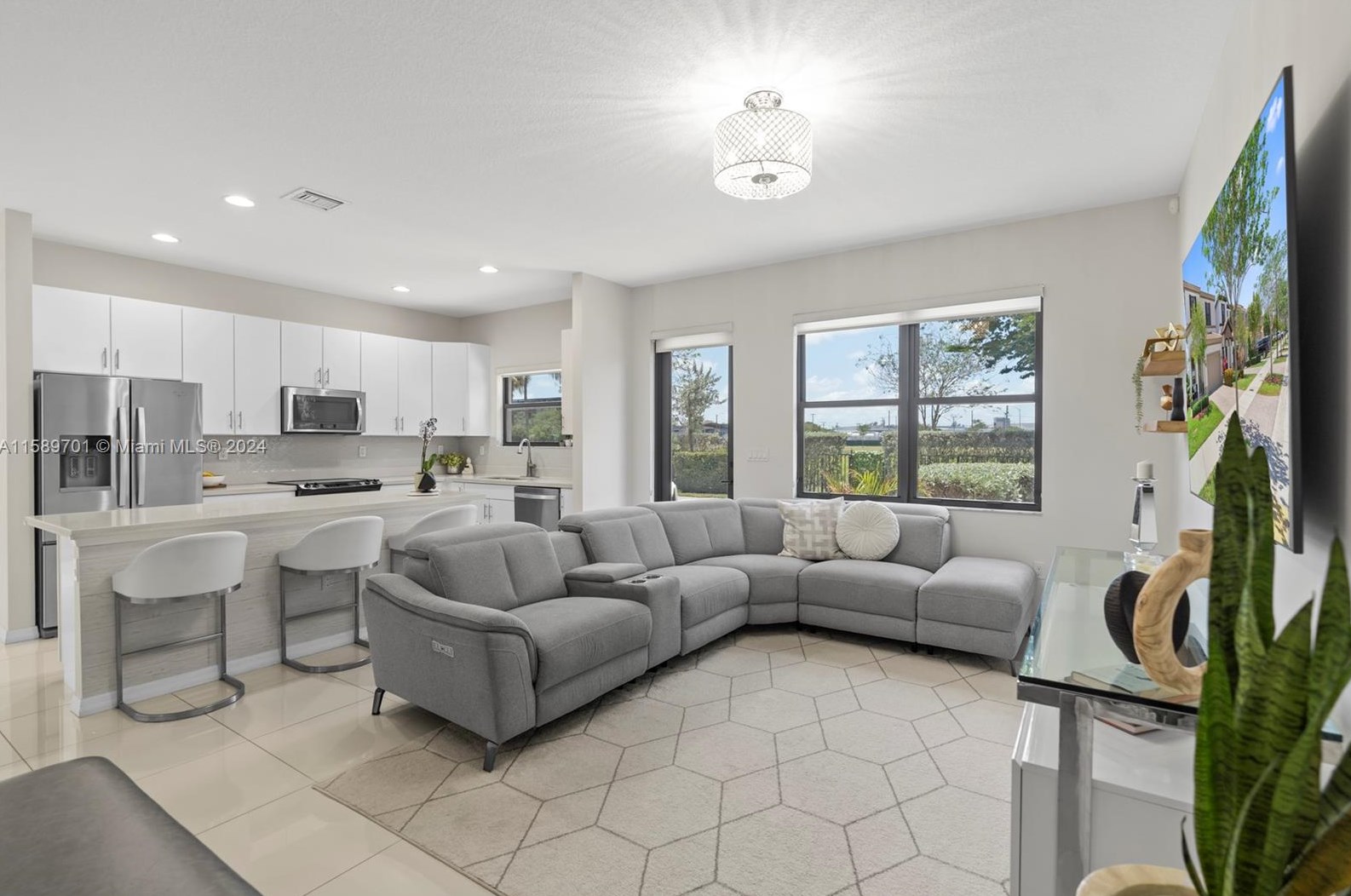 696 191st St, Miami FL  33179-3922 exterior