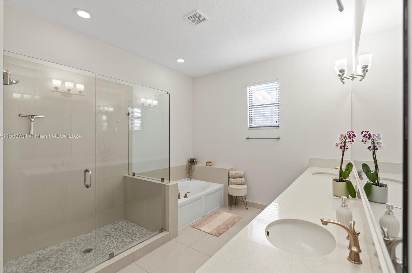 696 191st St, Miami FL  33179-3922 exterior