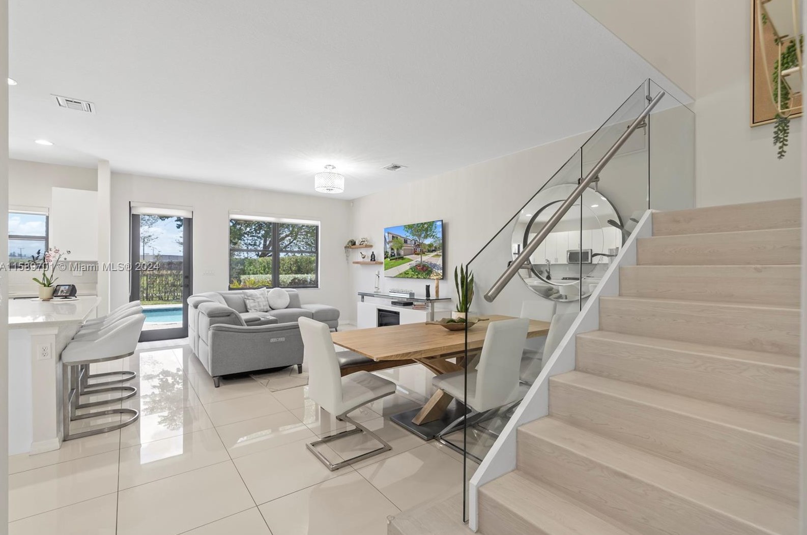 696 191st St, Miami FL  33179-3922 exterior