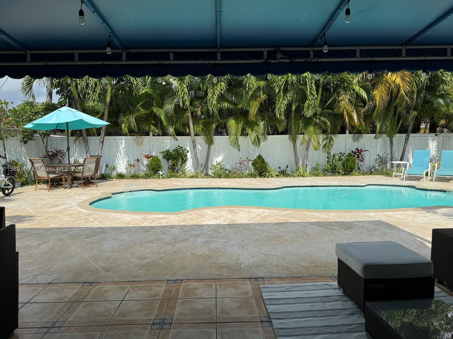 1611 71st St, Miami, FL 33141