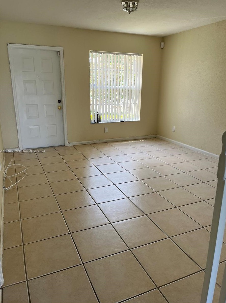 2083 87th Ter, Hollywood, FL 33025-2041