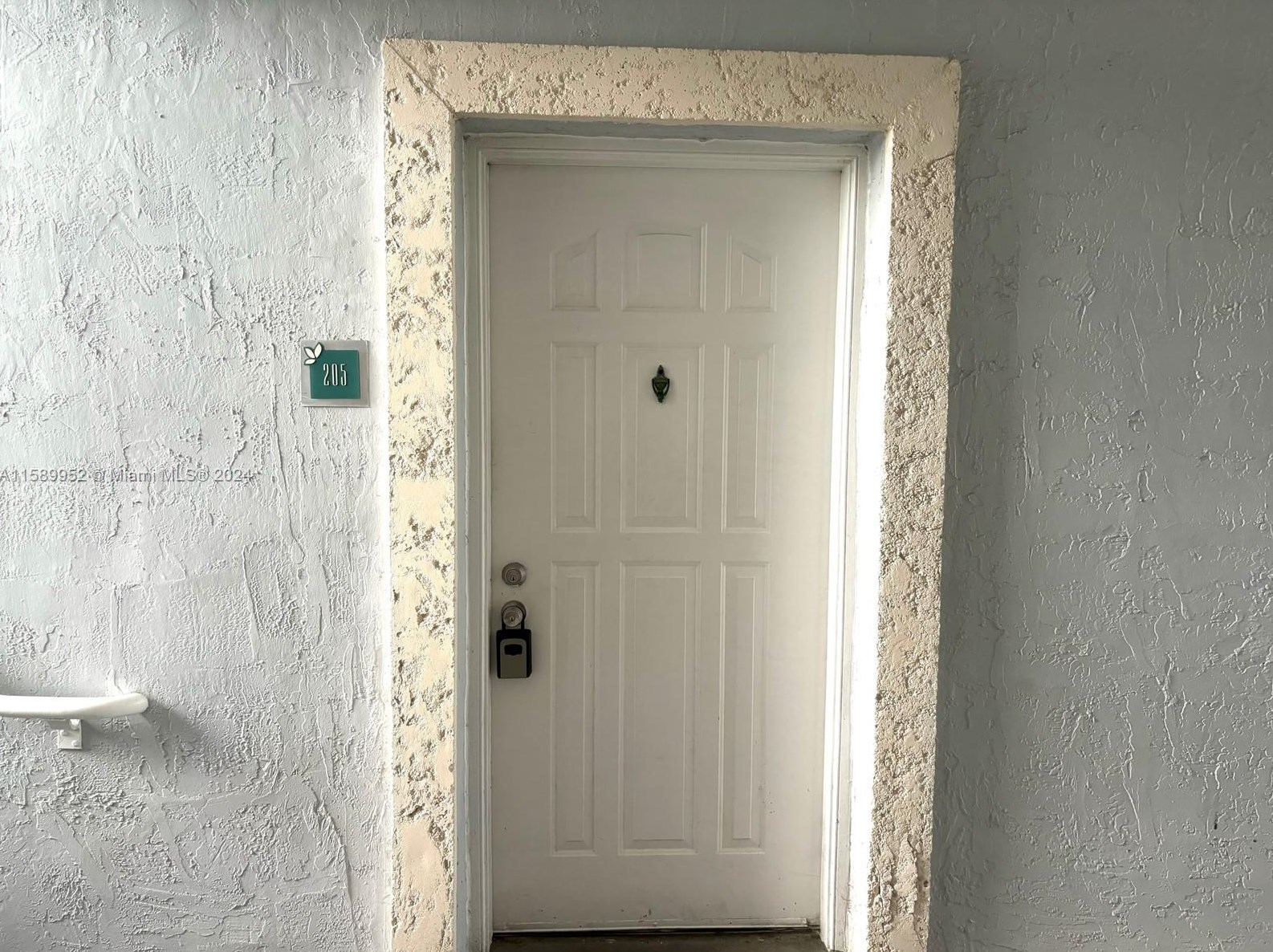 8680 Sw 212th St #205, Miami, FL 33189