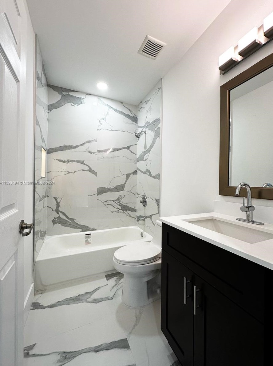 11601 Nw 89th St #208, Miami, FL 33178