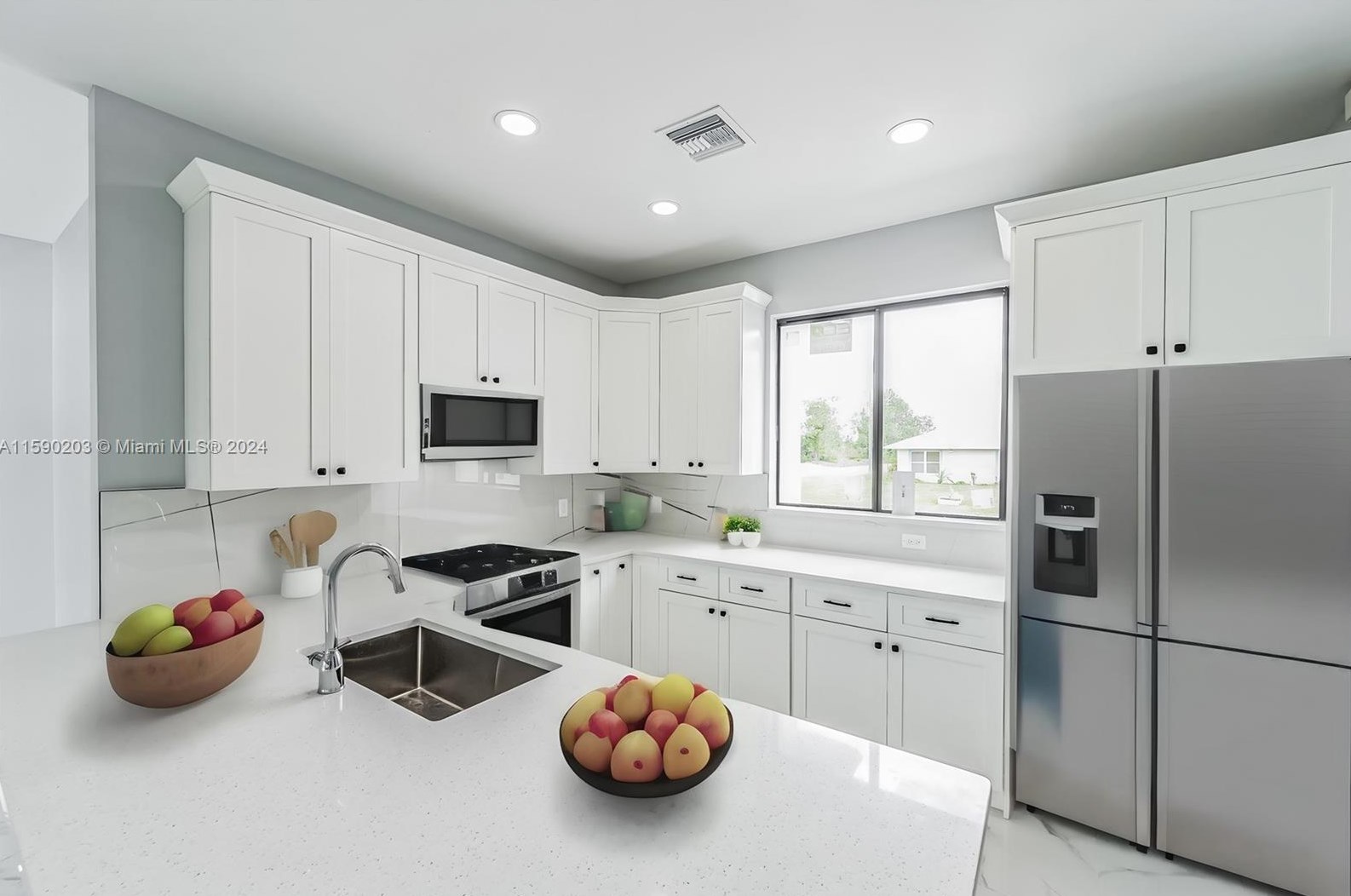 400 13 St, Lehigh Acres FL 33972-8758 exterior