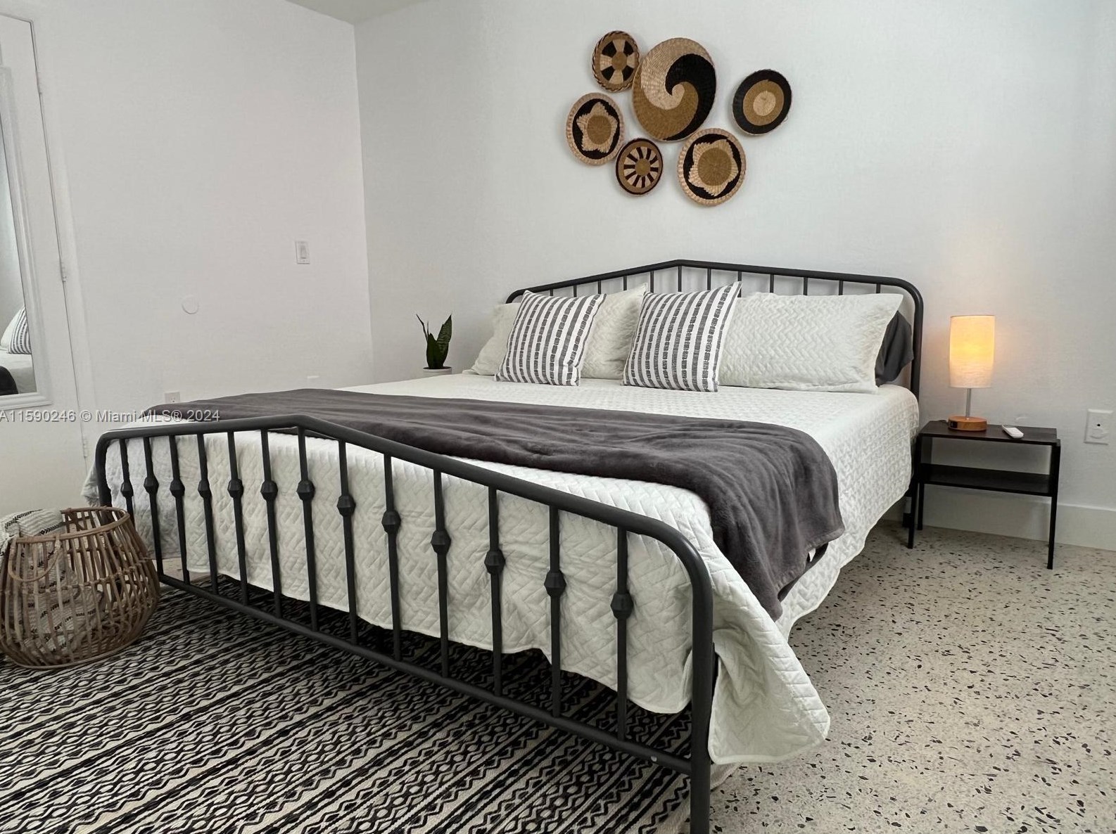 1736 Sw 3rd St Apt 1, Miami, FL 33135