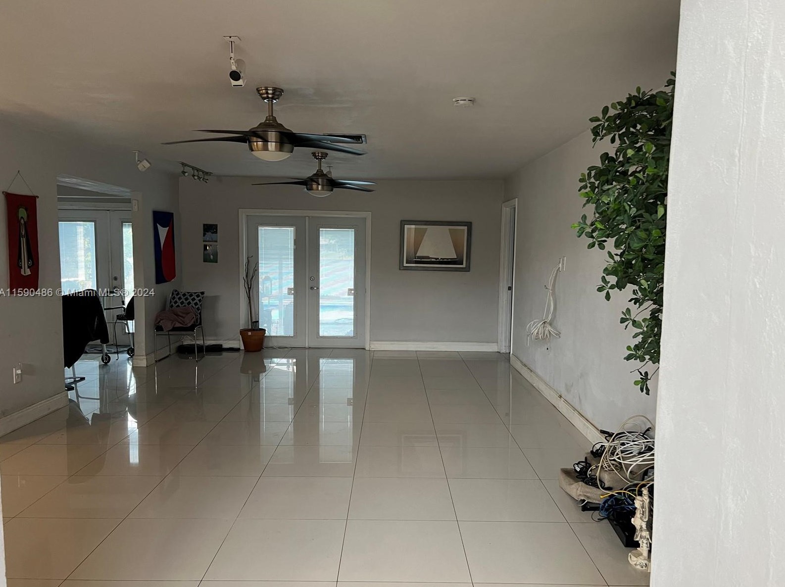 6740 Dogwood Dr, Hollywood, FL 33023-4849