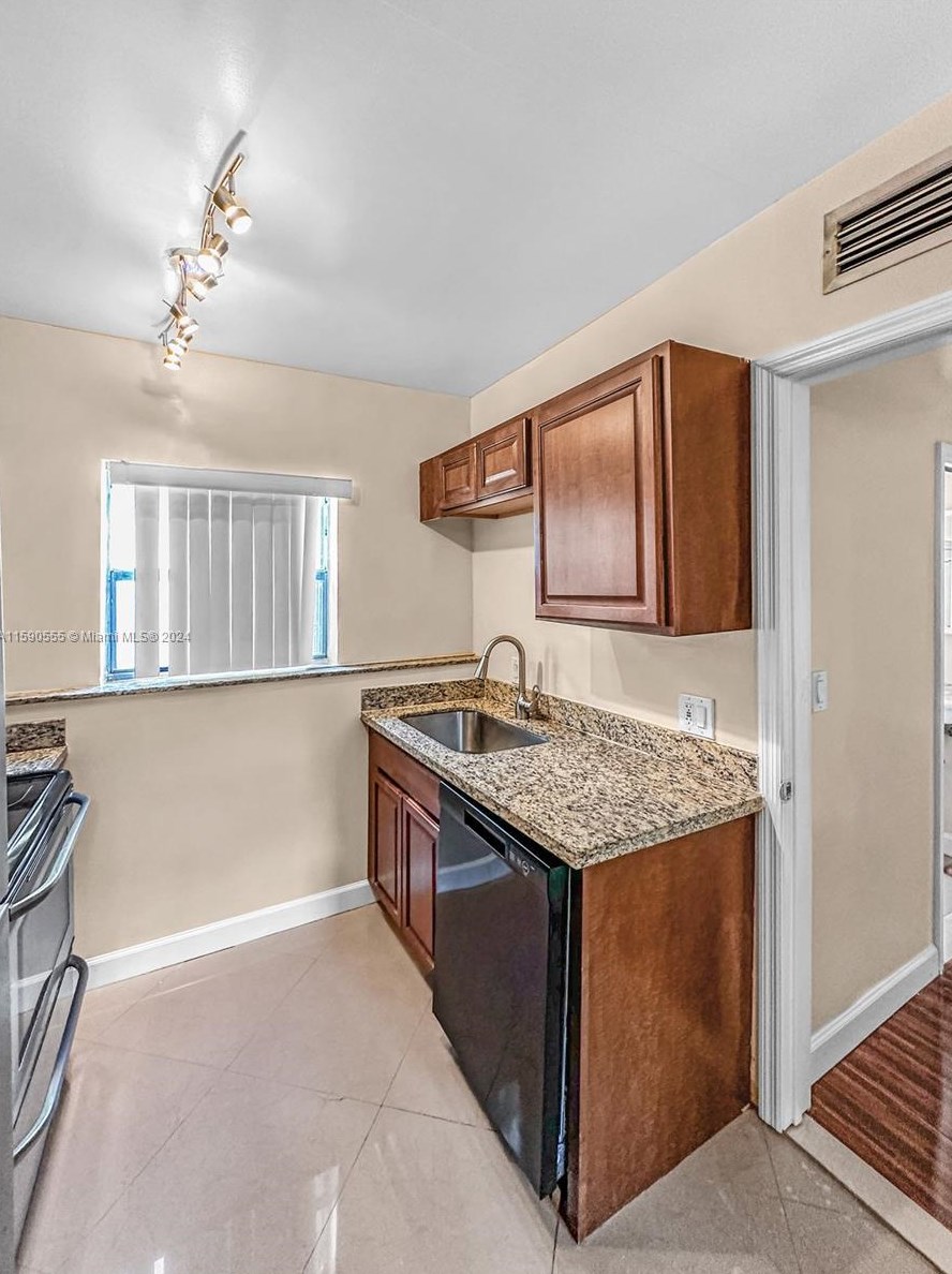 5614 Taylor St #a, Hollywood, FL 33021