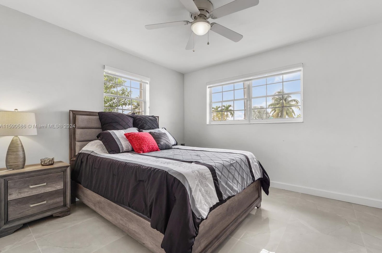 525 43rd Pl, Hialeah FL  33012-3851 exterior