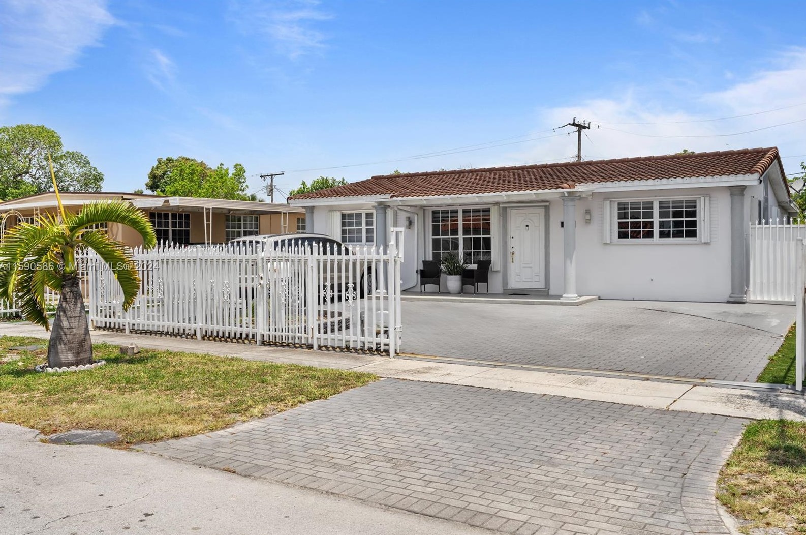 525 W 43rd Pl, Hialeah, FL 33012