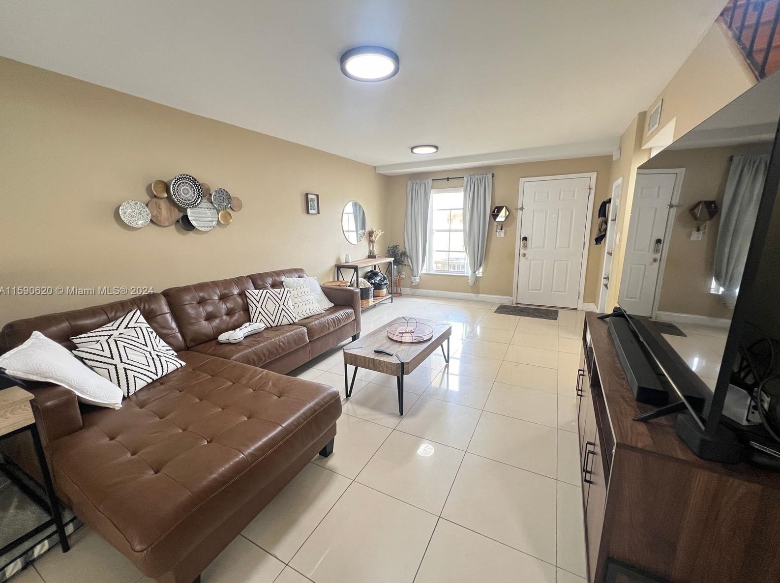 8320 154th Ave, Miami, FL 33193-5012