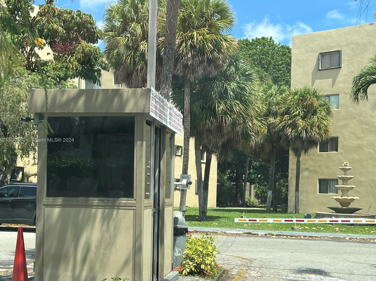 8625 Nw 8th St Apt 219, Miami, FL 33126