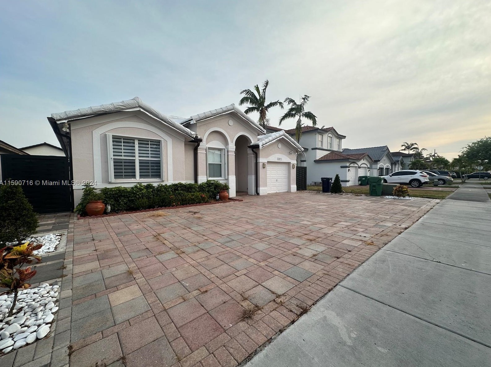 15478 23rd Ln, Miami, FL 33185-5861