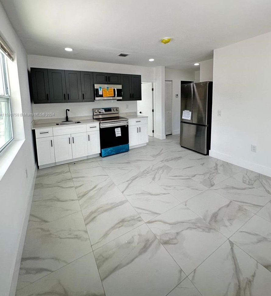 1441 Nw 34th St #1, Miami, FL 33142