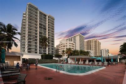 2401 Collins Ave #1009 - Photo 1