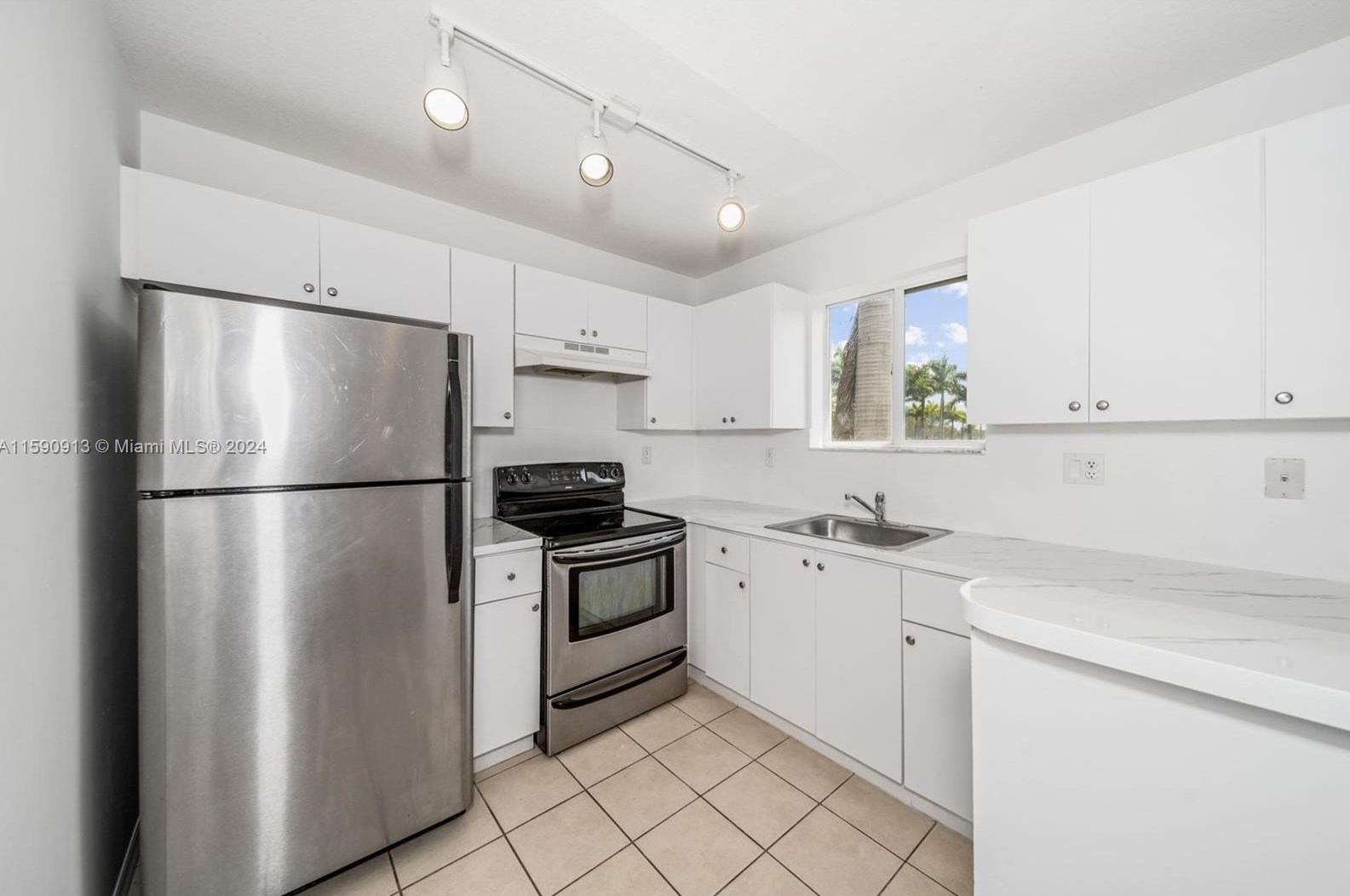 2701 12th Pl, Homestead, FL 33035-2326