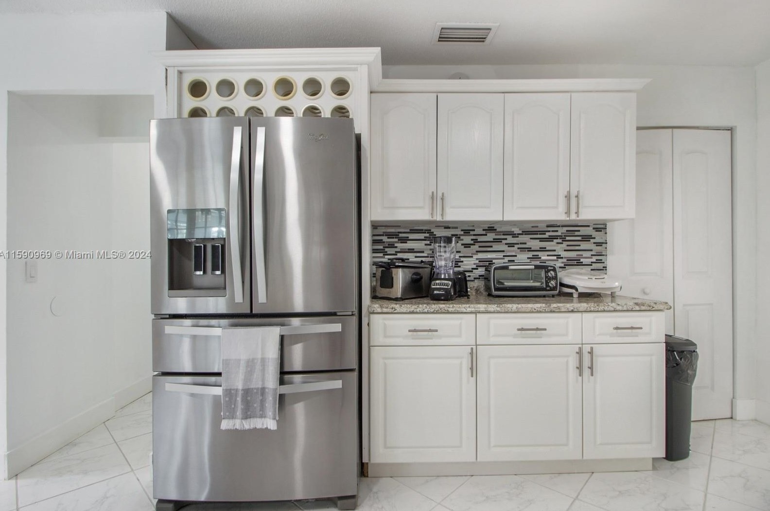 405 4th St, Dania Beach FL  33004-4711 exterior