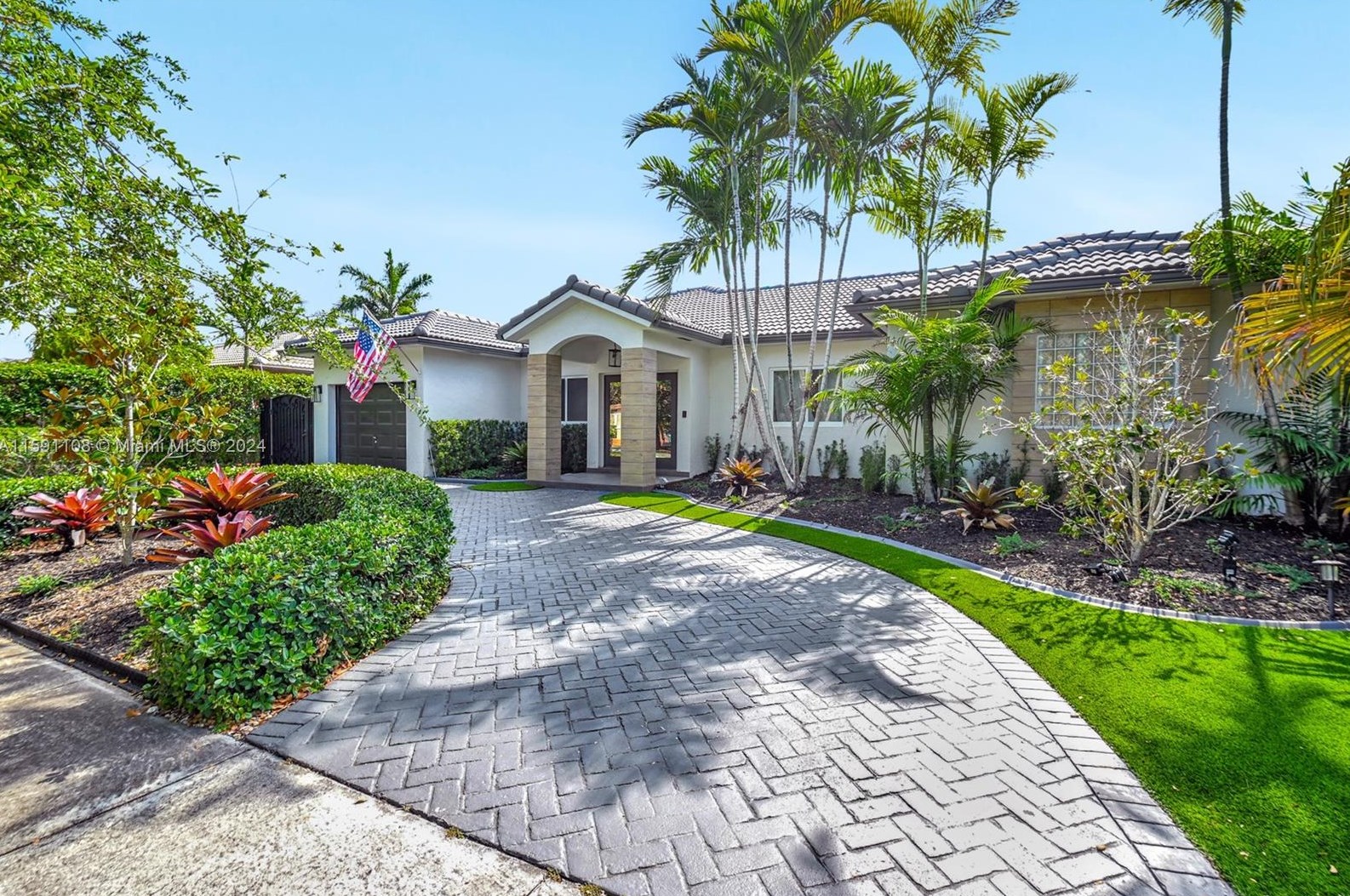 17713 Nw 87th Pl, Hialeah, FL 33018