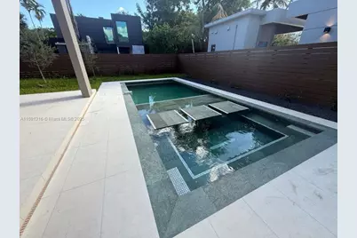 135 SW 29th Rd, Miami, FL 33129 - Photo 32