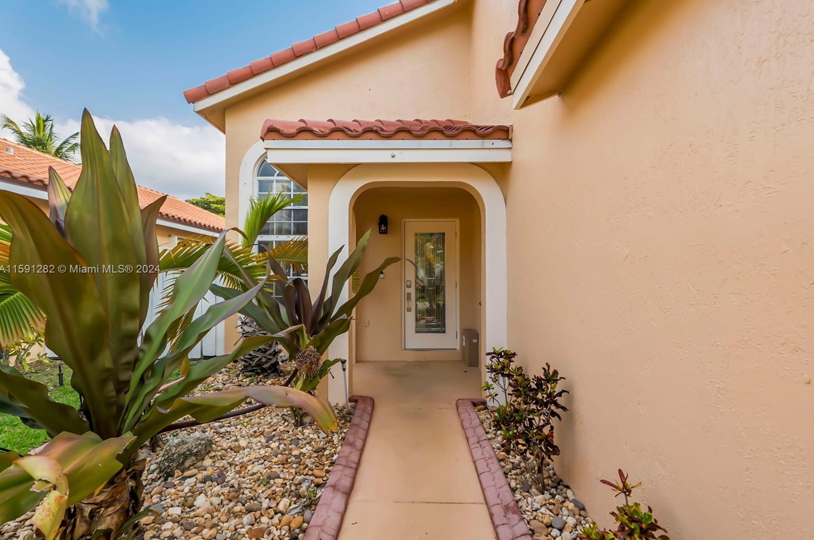 18312 7 St, Hollywood FL 33029-3684 exterior