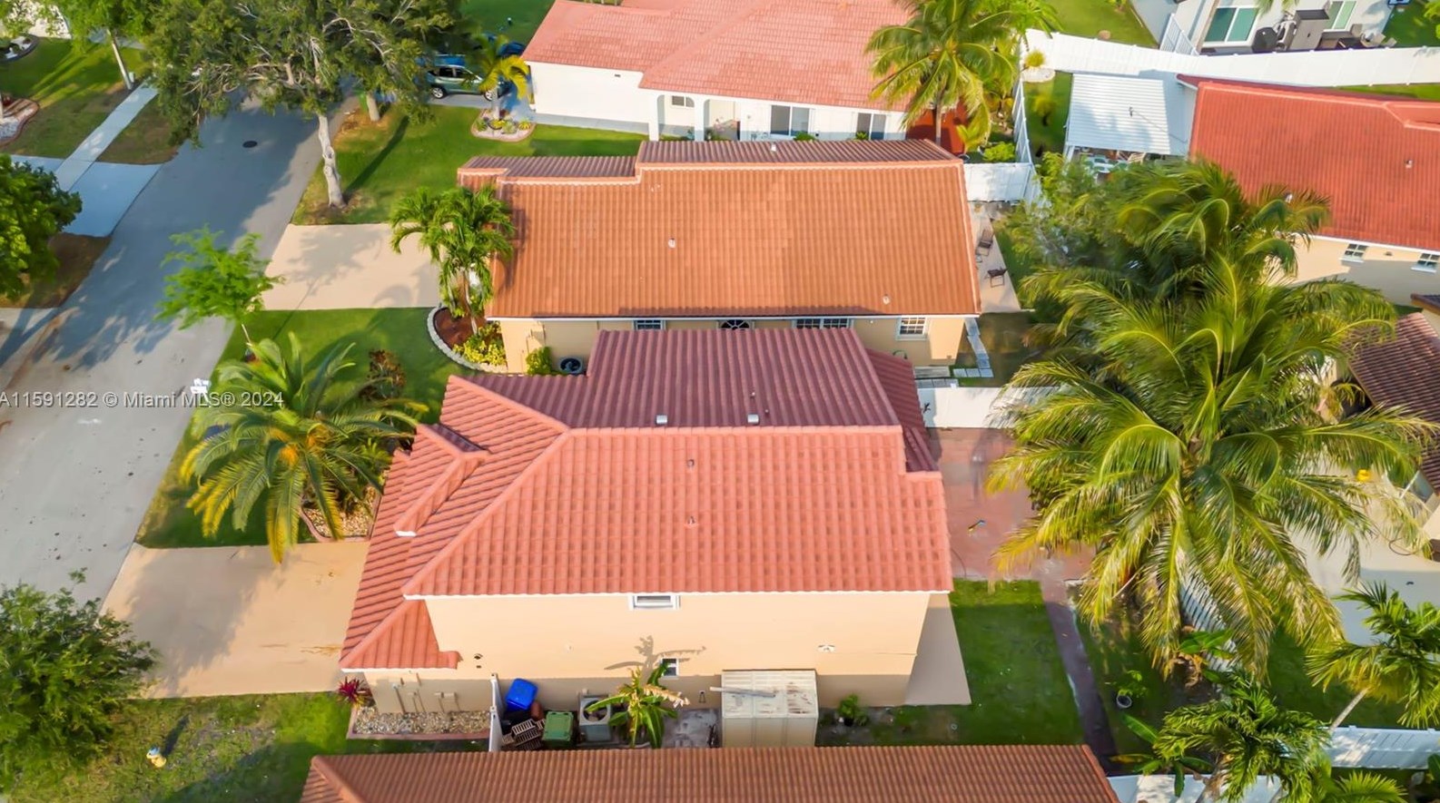 18312 7 St, Hollywood FL 33029-3684 exterior