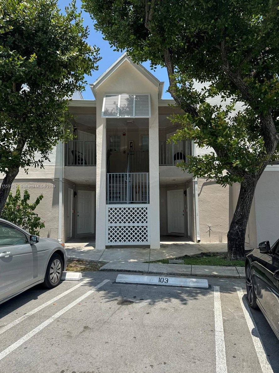 6760 Nw 175th Ln #i-10, Hialeah, FL 33015