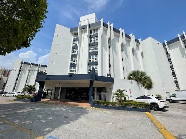 9682 Fontainebleau Blvd Apt 210, Miami, FL 33172
