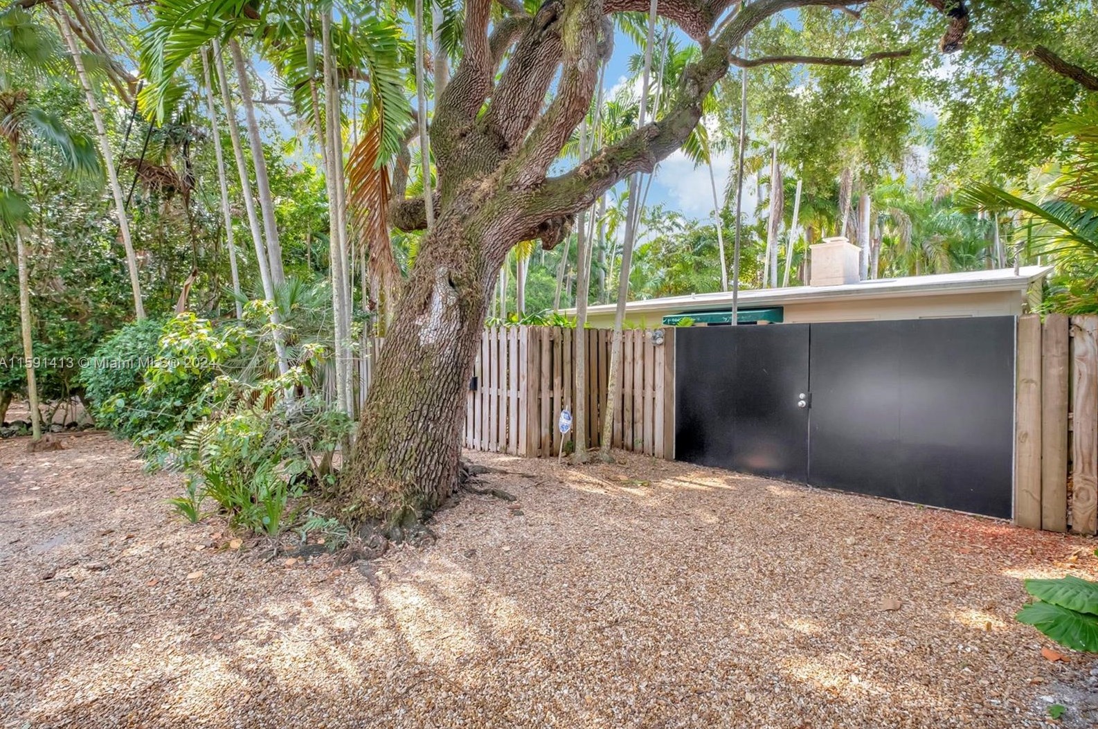 3624 Palmetto Ave, Miami, FL 33133-6221