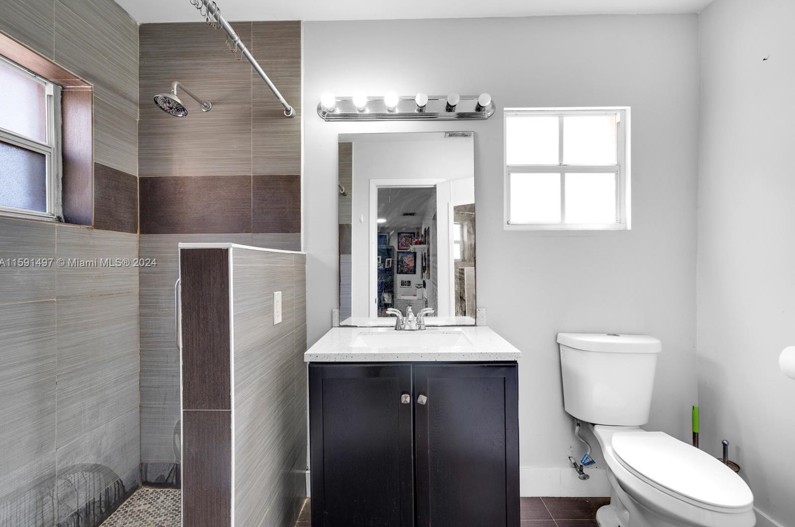 20020 Oakmont Cir, Hialeah FL  33015-2045 exterior