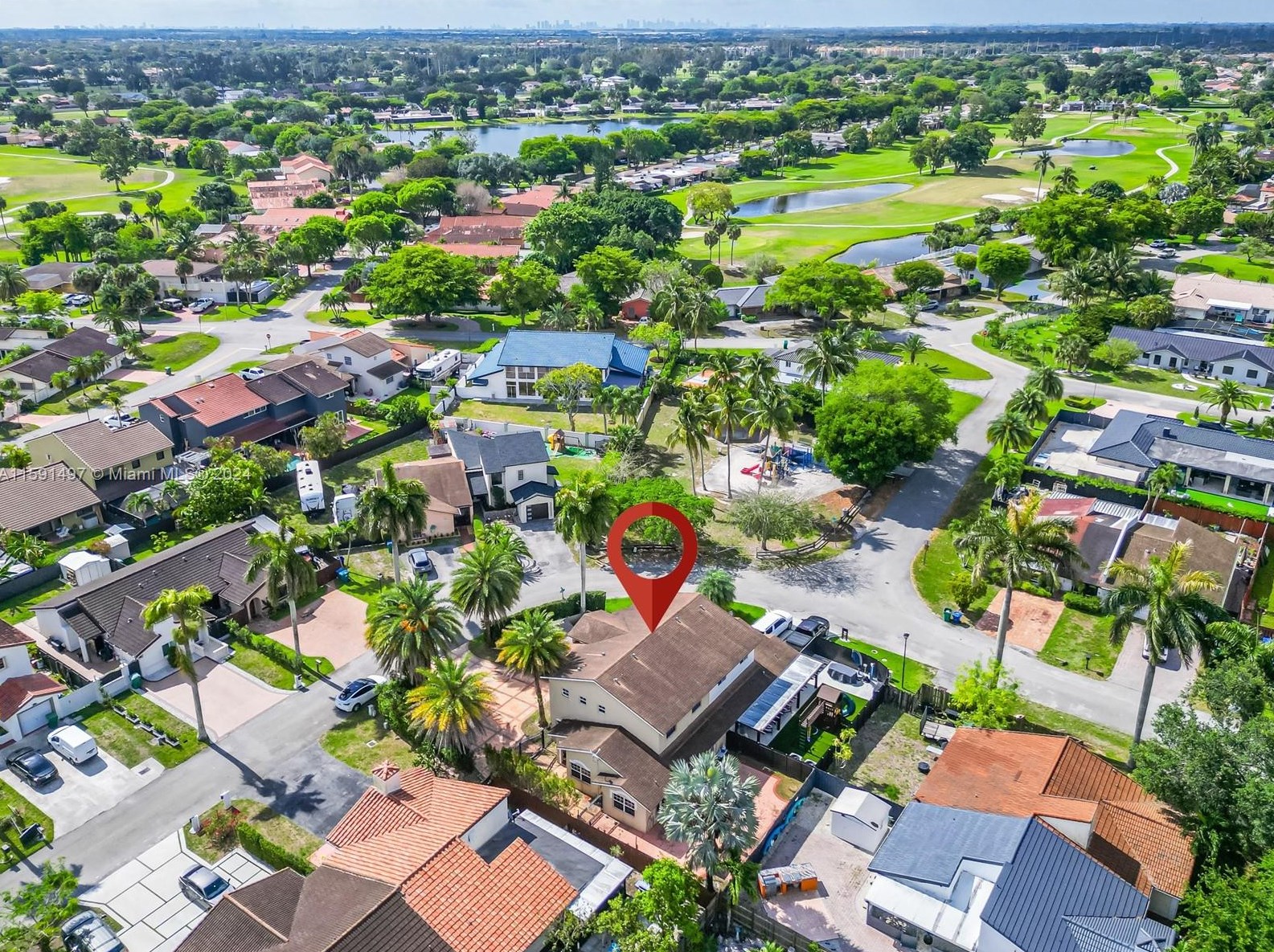 20020 Oakmont Cir, Hialeah FL  33015-2045 exterior